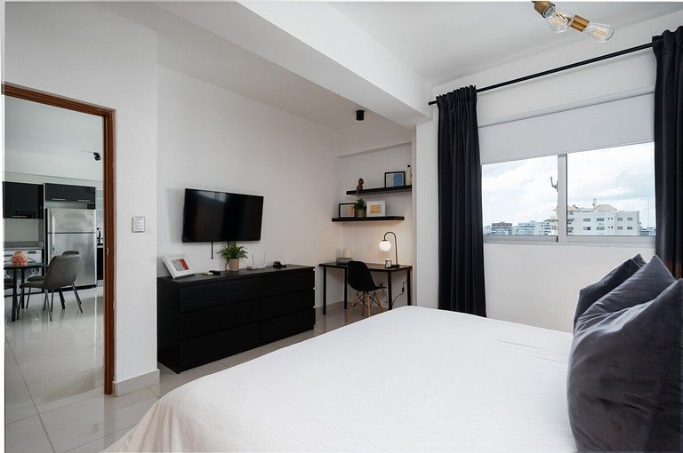 Chic 1BR King Bed, Piantini City Views|YellowKey