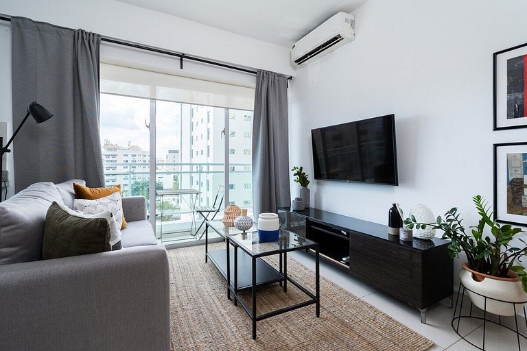 Chic 1BR King Bed, Piantini City Views|YellowKey