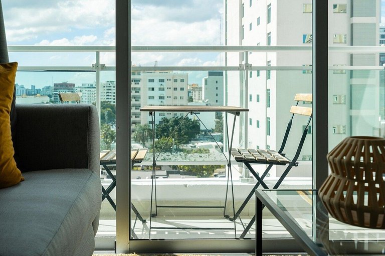 Chic 1BR King Bed, Piantini City Views|YellowKey