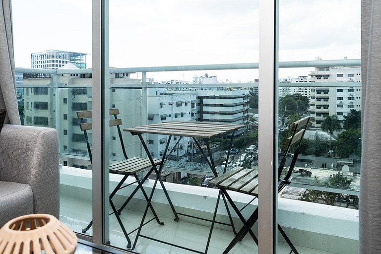 Chic 1BR King Bed, Piantini City Views|YellowKey