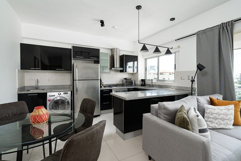 Chic 1BR King Bed, Piantini City Views|YellowKey
