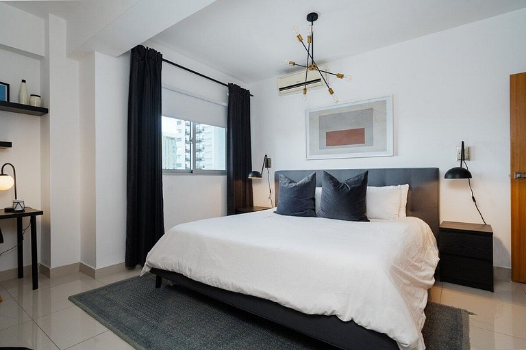 Chic 1BR King Bed, Piantini City Views|YellowKey