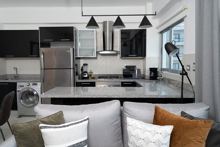 Chic 1BR King Bed, Piantini City Views|YellowKey
