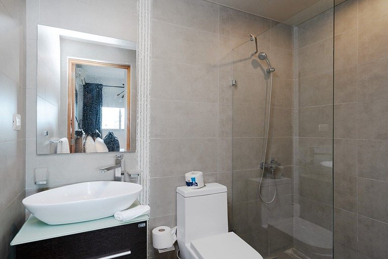 Chic 1BR King Bed, Piantini City Views|YellowKey