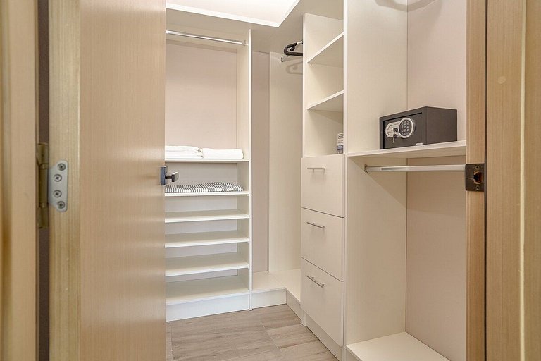 Cozy 1BR near Blue Mall with pool and fast wifi in Piantini