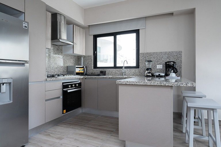 Modern city center apartment near Blue Mall with pool and ca