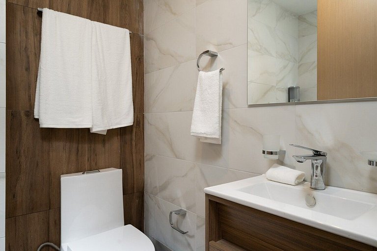 Modern city center apartment near Blue Mall with pool and ca