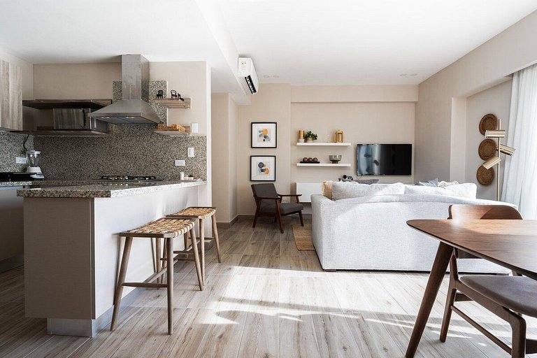 Designer condo near Blue Mall with rooftop pool and city vie