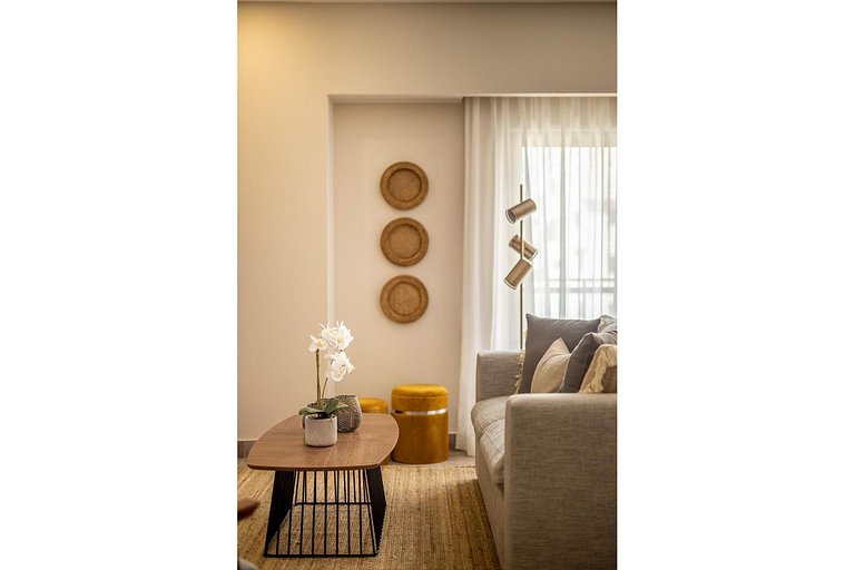 Designer condo near Blue Mall with rooftop pool and city vie