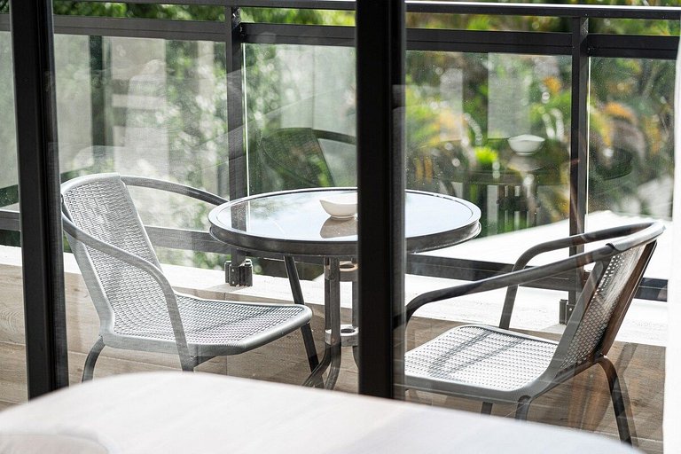 Designer condo near Blue Mall with rooftop pool and city vie