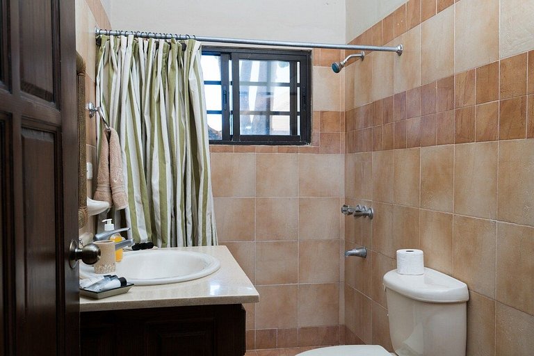 "Greek Intentions" 7BR*BeachFront*Pool*YellowKey
