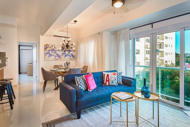 CityCenter Near Blue Mall W/View-A/C-WiFi-SmartTV-YellowKey