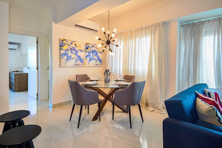 CityCenter Near Blue Mall W/View-A/C-WiFi-SmartTV-YellowKey