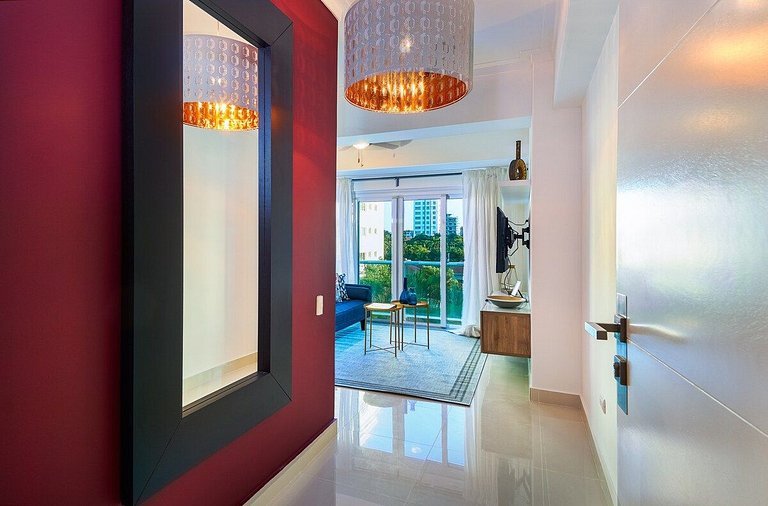 CityCenter Near Blue Mall W/View-A/C-WiFi-SmartTV-YellowKey