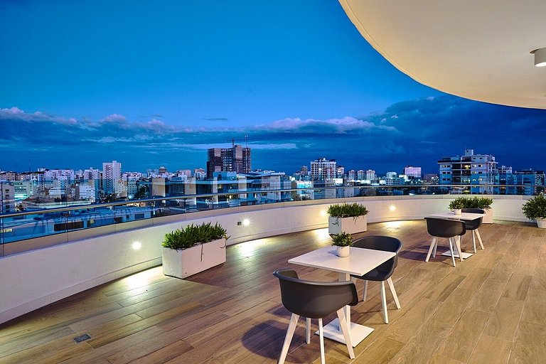 *ROOF TOP* A/C-WiFi-SmrtTv-Gym-BlueMall-YellowKey