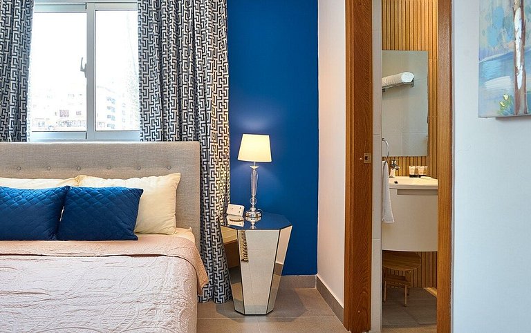 *ROOF TOP* A/C-WiFi-SmrtTv-Gym-BlueMall-YellowKey