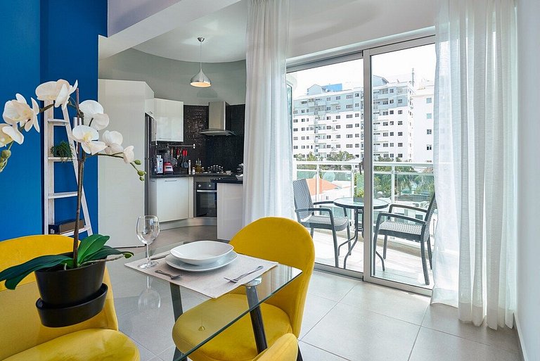 *ROOF TOP* A/C-WiFi-SmrtTv-Gym-BlueMall-YellowKey