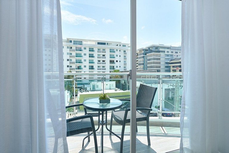 *ROOF TOP* A/C-WiFi-SmrtTv-Gym-BlueMall-YellowKey