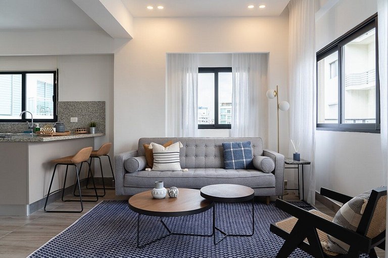 Regatta 2BR retreat near Blue Mall with pool and spa
