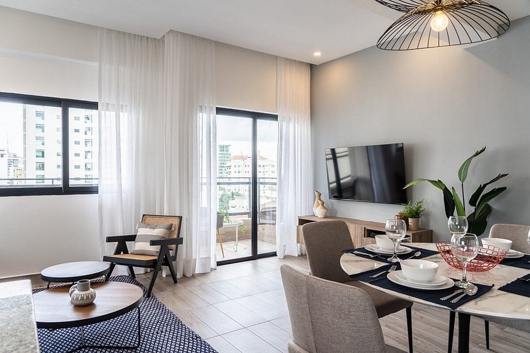 Regatta 2BR retreat near Blue Mall with pool and spa