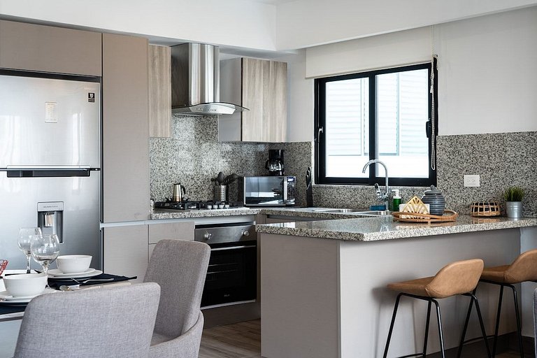 Regatta 2BR retreat near Blue Mall with pool and spa