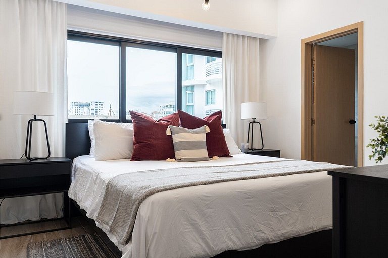 Regatta 2BR retreat near Blue Mall with pool and spa