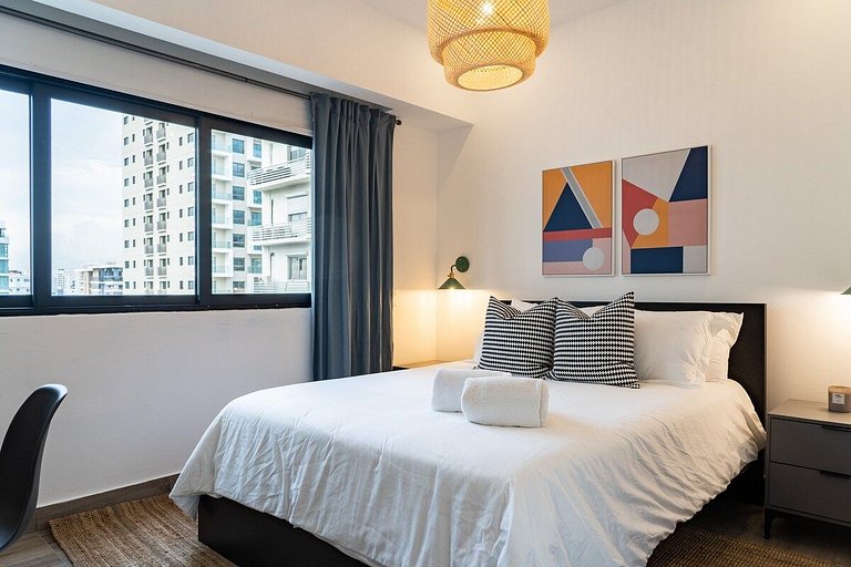 Regatta 2BR retreat near Blue Mall with pool and spa