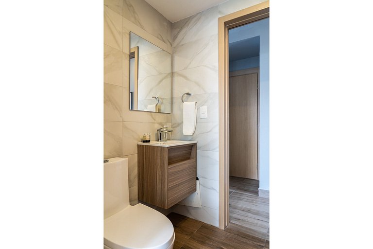 Regatta 2BR retreat near Blue Mall with pool and spa