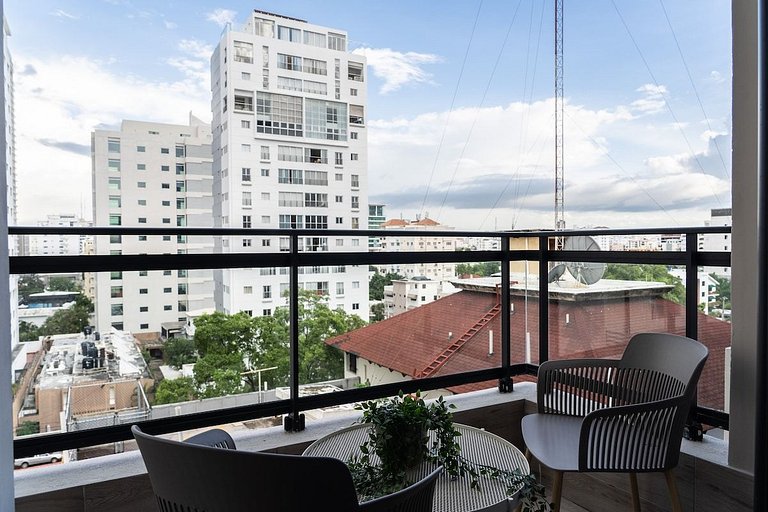 Regatta 2BR retreat near Blue Mall with pool and spa
