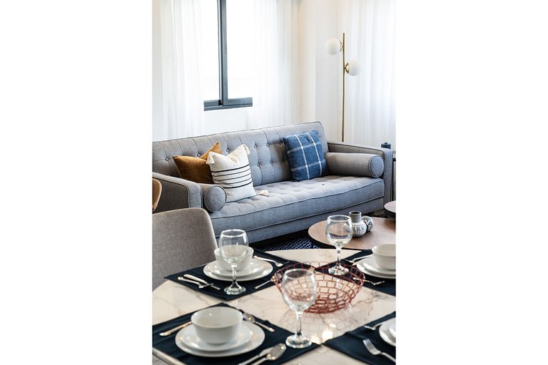 Regatta 2BR retreat near Blue Mall with pool and spa