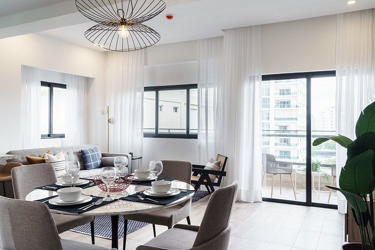 Regatta 2BR retreat near Blue Mall with pool and spa