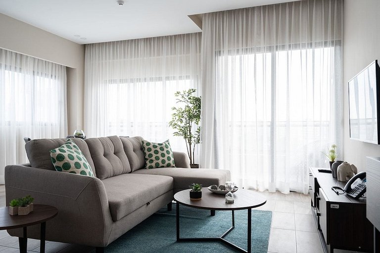 LUXURY 2br | POOL *GYM. | PIANTINI-YellowKey
