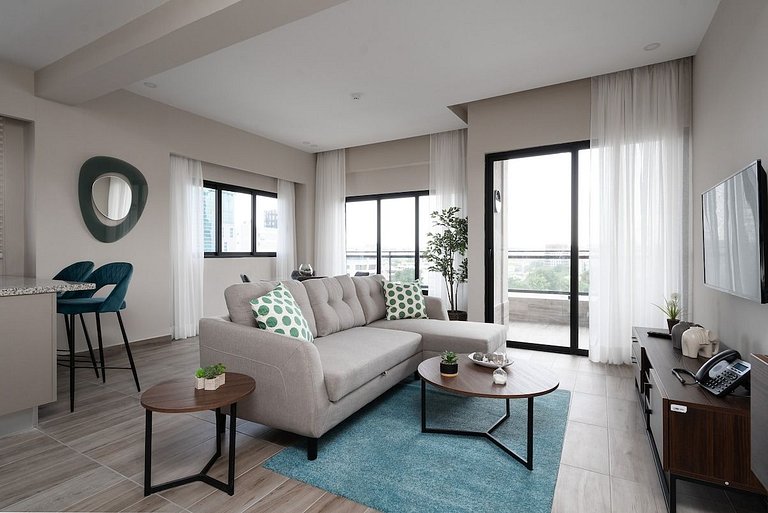 LUXURY 2br | POOL *GYM. | PIANTINI-YellowKey