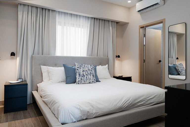 LUXURY 2br | POOL *GYM. | PIANTINI-YellowKey