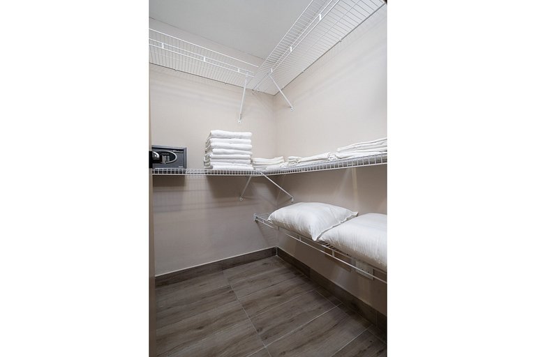 LUXURY 2br | POOL *GYM. | PIANTINI-YellowKey
