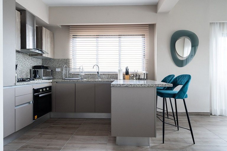 LUXURY 2br | POOL *GYM. | PIANTINI-YellowKey
