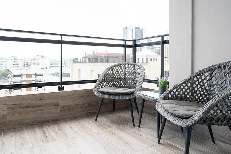 LUXURY 2br | POOL *GYM. | PIANTINI-YellowKey