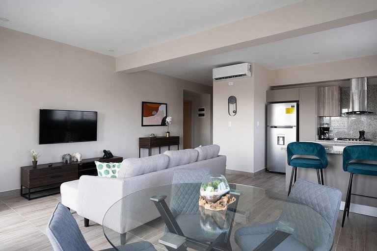 LUXURY 2br | POOL *GYM. | PIANTINI-YellowKey
