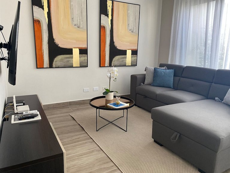 Amazing Apt W/ Pool In Regatta Living By YellowKey