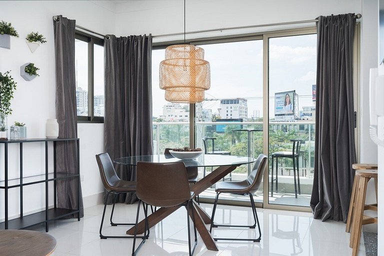 ⭐️RooftopPool🏊-CityViews🌆-Gym🏋🏻-👨‍💻WiFi-1BR-YellowKey⭐