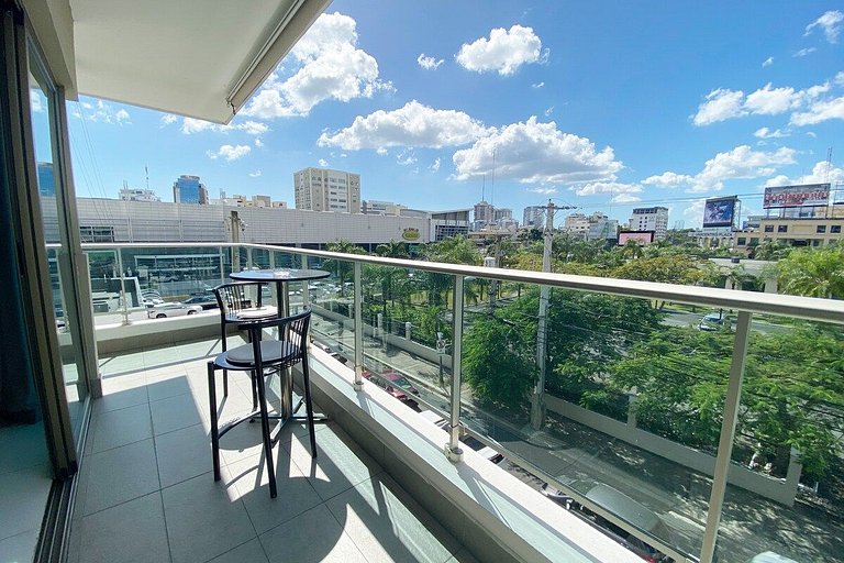 ⭐️RooftopPool🏊-CityViews🌆-Gym🏋🏻-👨‍💻WiFi-1BR-YellowKey⭐