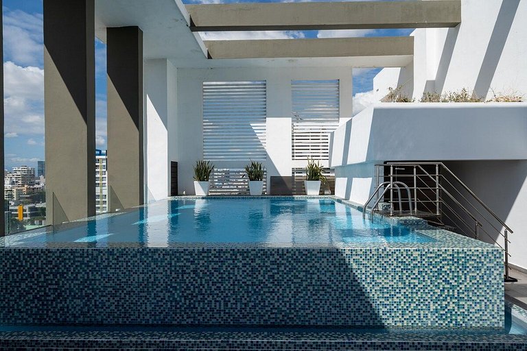 ★RooftopPool-GYM-WiFi-1BR-AC-CityCenter-YellowKey★
