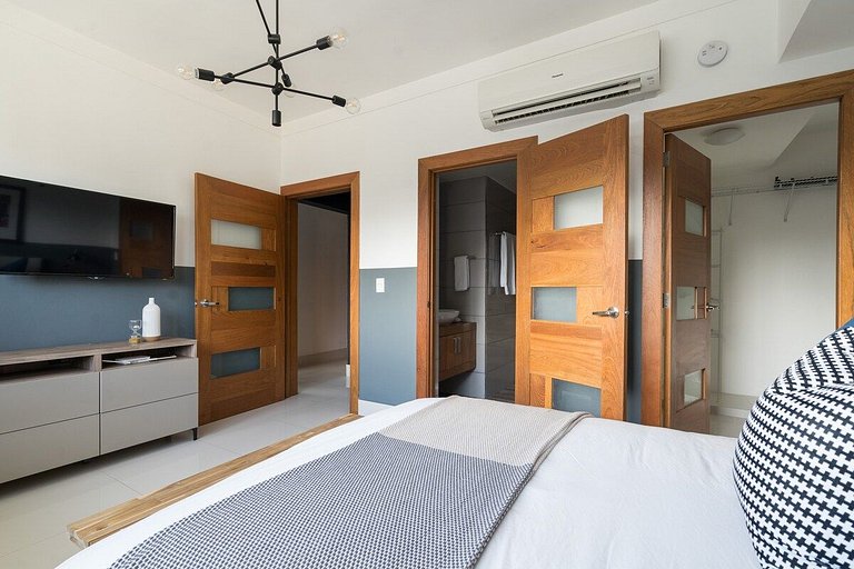 ⭐️RooftopPool🏊-CityViews🌆-Gym🏋🏻-👨‍💻WiFi-1BR-YellowKey⭐