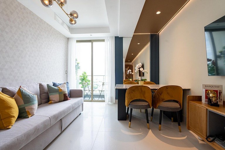 ★RooftopPool-KINGbed-Views-Gym-WiFi-A/C-YellowKey★