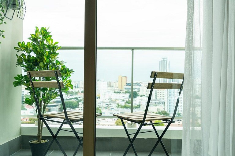 ★RooftopPool-KINGbed-Views-Gym-WiFi-A/C-YellowKey★
