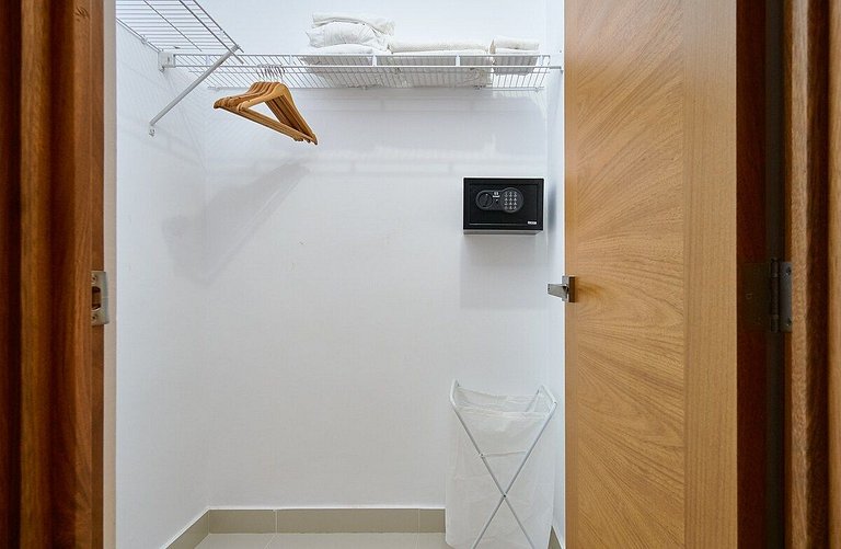 UPSCALE 1BR, near BLUE MALL | ROOFTOP| YellowKey