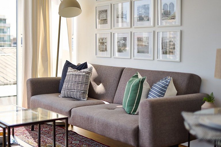 Upscale 1BR apartment near Blue mall with rooftop by Yellowk