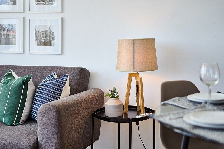Upscale 1BR apartment near Blue mall with rooftop by Yellowk