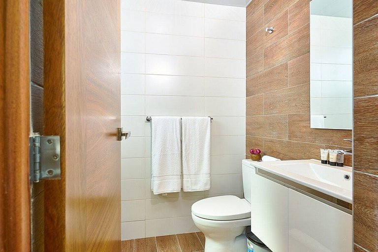Upscale 1BR apartment near Blue mall with rooftop by Yellowk