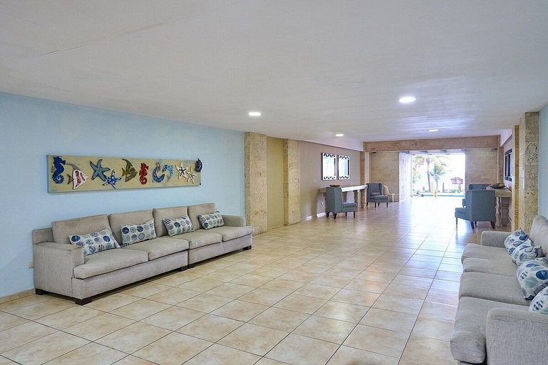 Majestic, Beach Front Penthouse 5BR w/VIEW, POOL